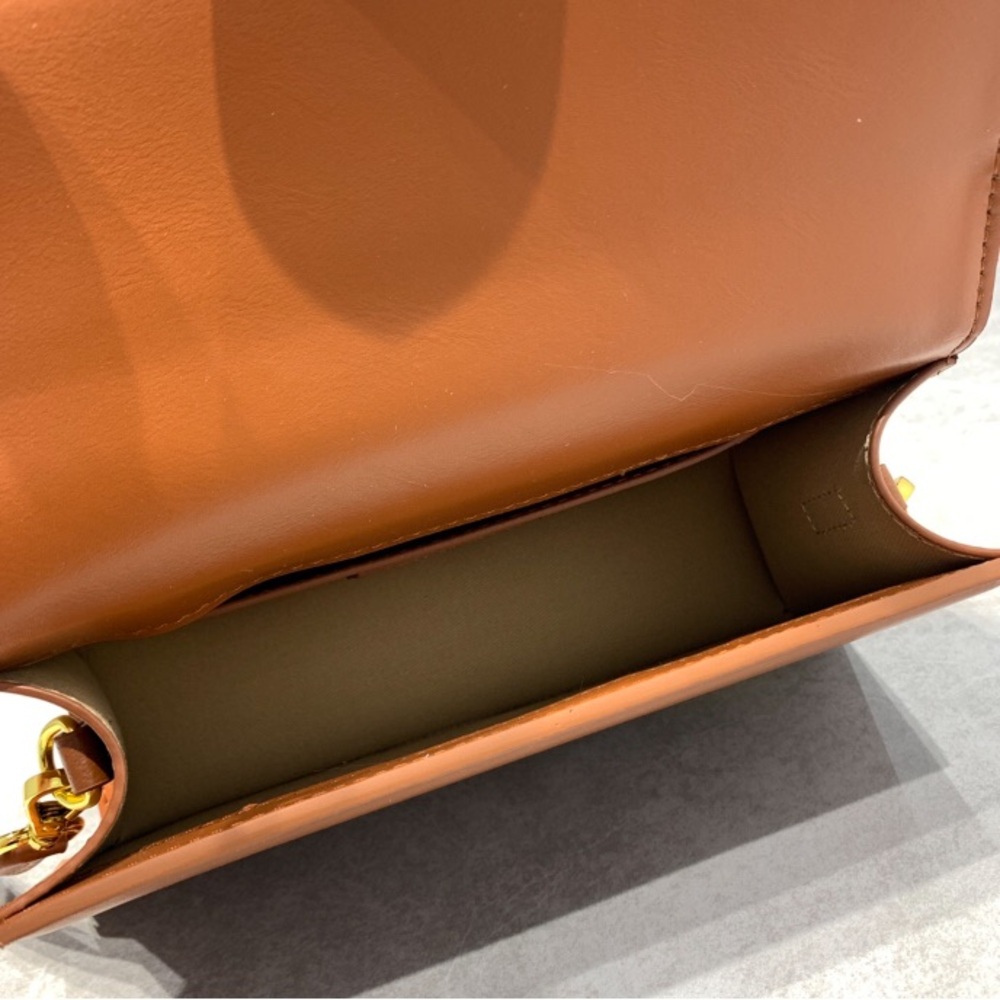 Jacquemus Tan Leather Shoulder Bag with Gold Logo - Picture 8 of 9